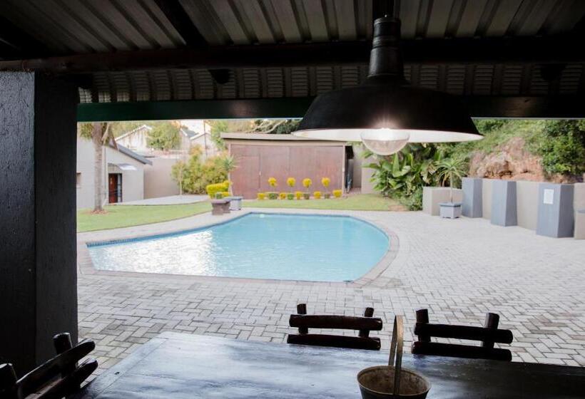 פנסיון 85 Ehmke Guesthouse