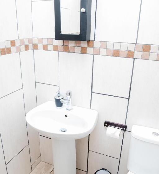 פנסיון 85 Ehmke Guesthouse