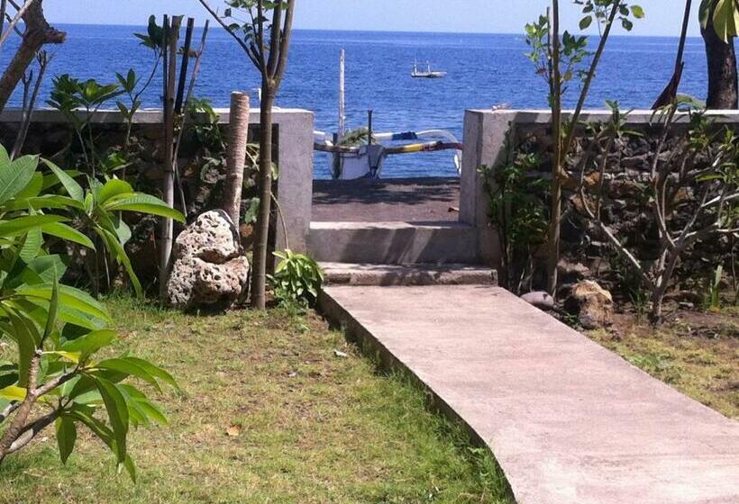 بنسيون Amed Sari Beach Guesthouse