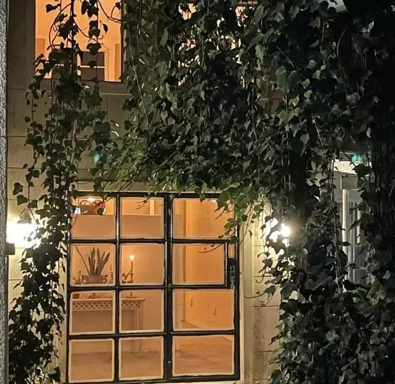 Riverbend Country House