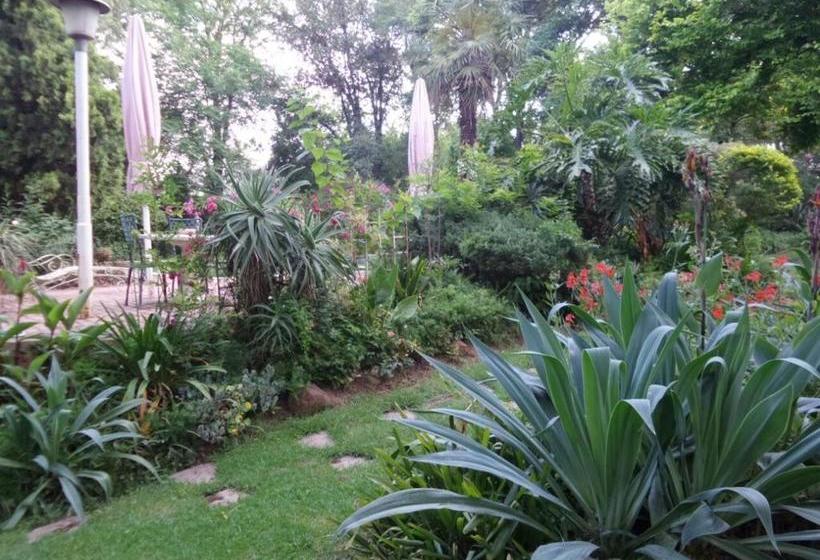 Riverbend Country House