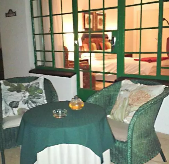 Riverbend Country House