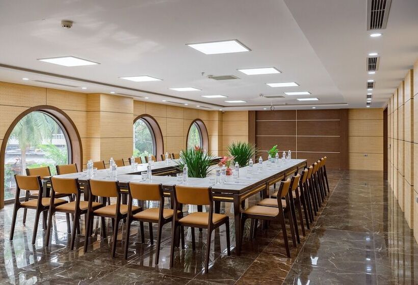 Aquasun Hotel Phu Quoc