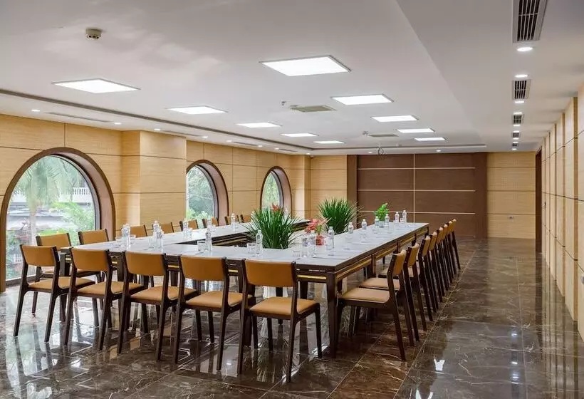 Aquasun Hotel Phu Quoc