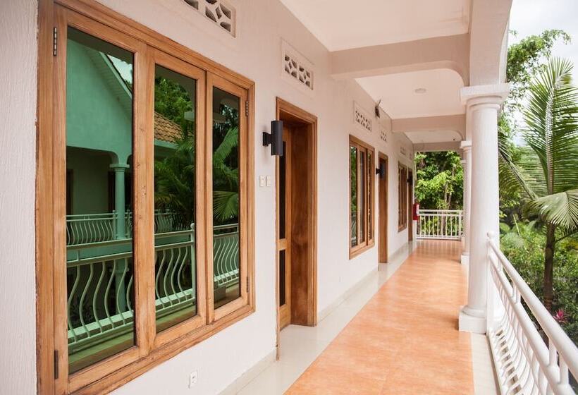 تختخواب و صبحانه The Nest Rugando