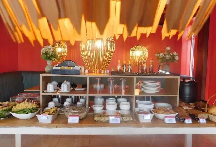 تختخواب و صبحانه The Nest Rugando