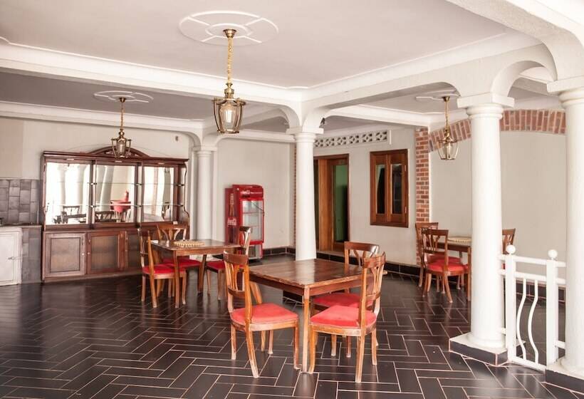 تختخواب و صبحانه The Nest Rugando