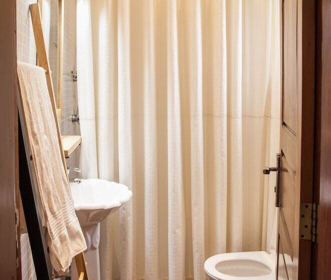 تختخواب و صبحانه The Nest Rugando