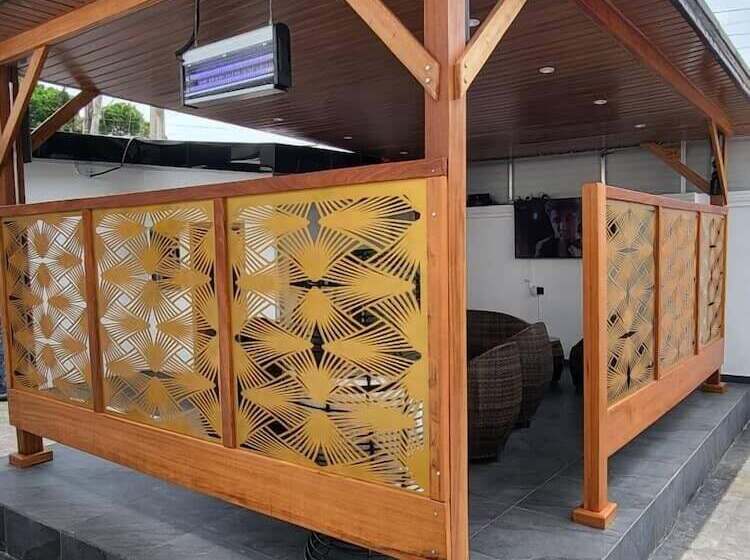 هتل Luxol Homes And Suites