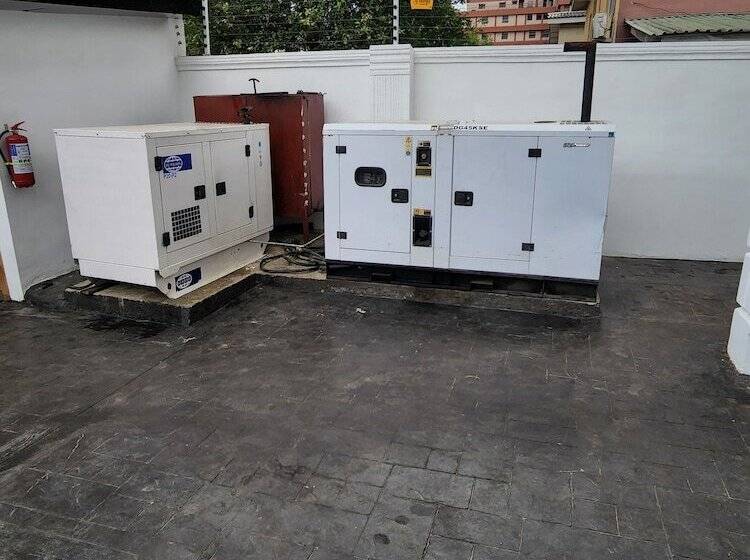 هتل Luxol Homes And Suites