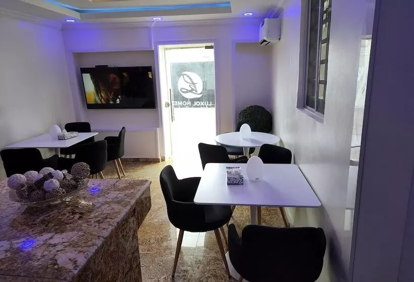 هتل Luxol Homes And Suites