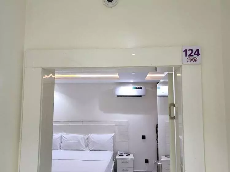 هتل Luxol Homes And Suites