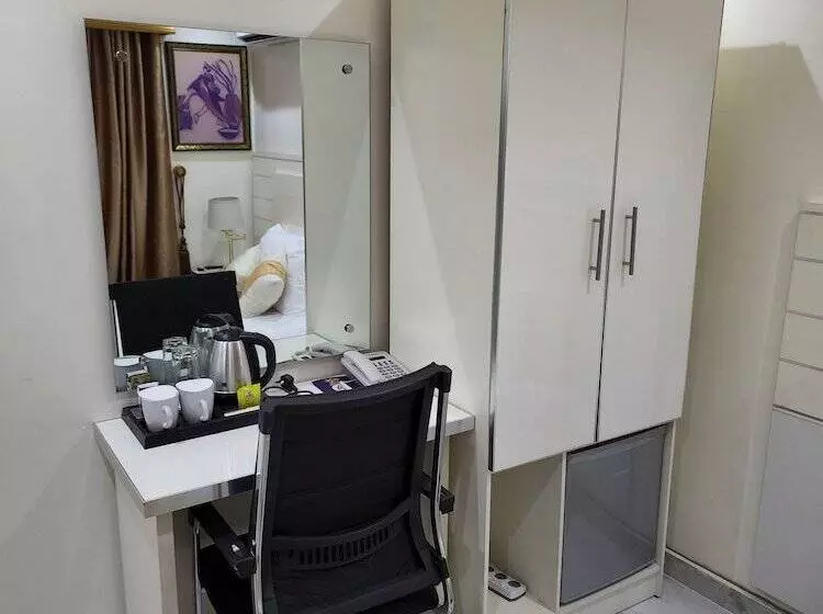 هتل Luxol Homes And Suites