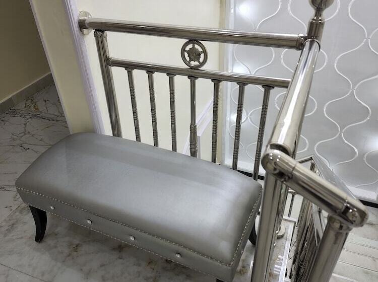 هتل Luxol Homes And Suites