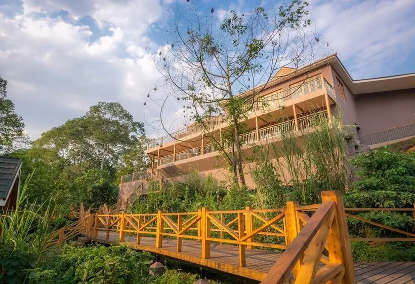 هتل Chimpundu Lodge