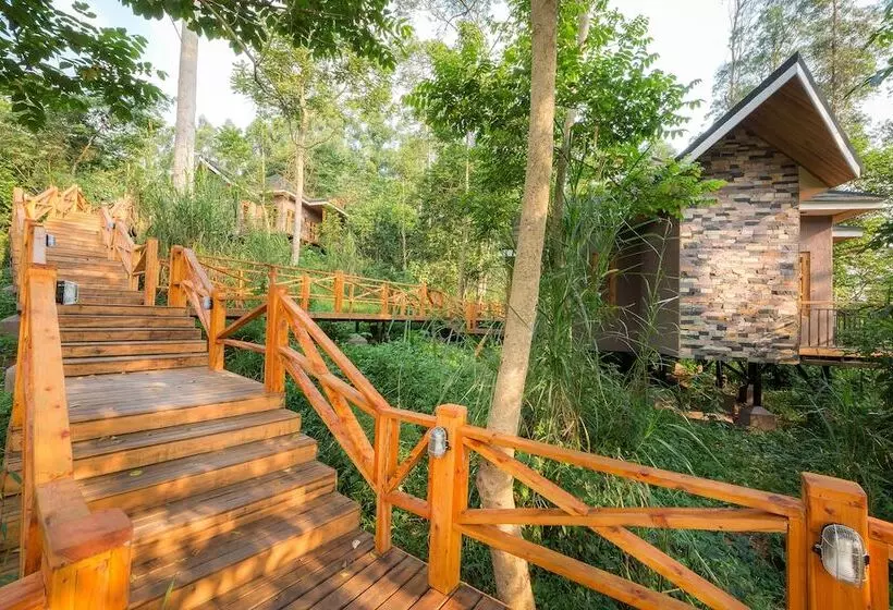 هتل Chimpundu Lodge