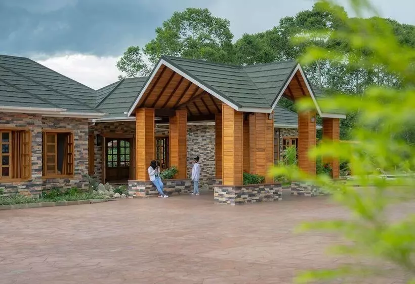 هتل Chimpundu Lodge