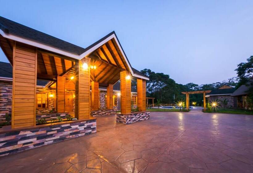 هتل Chimpundu Lodge