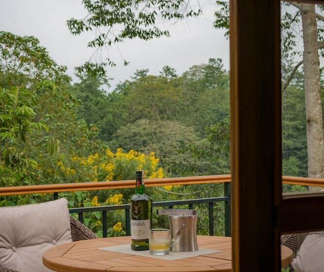 هتل Chimpundu Lodge