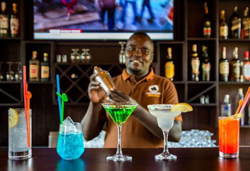 هتل Chimpundu Lodge