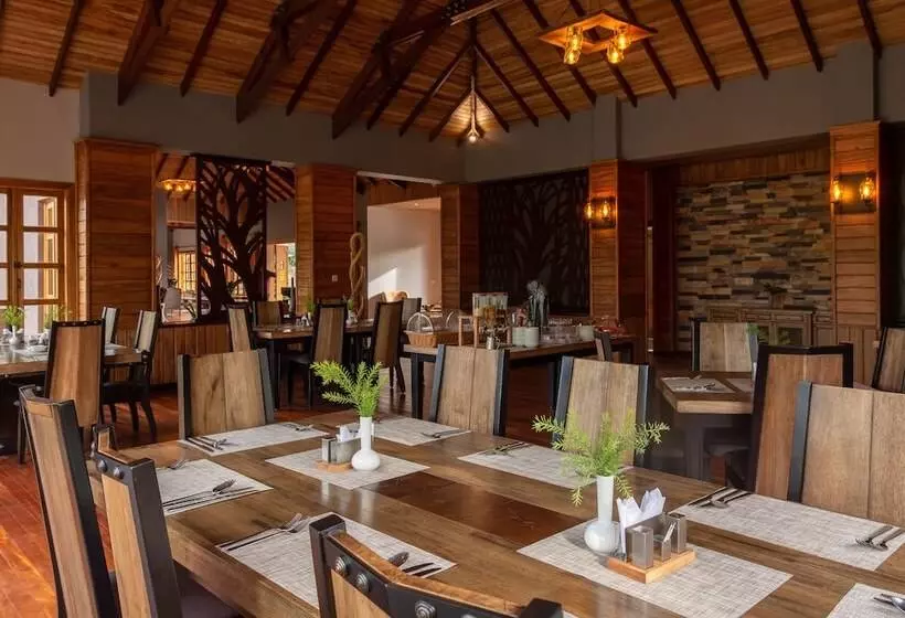 هتل Chimpundu Lodge