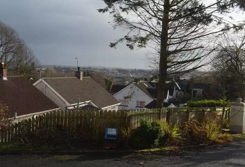 Aamiaismajoitus (B&B) Breezemount House