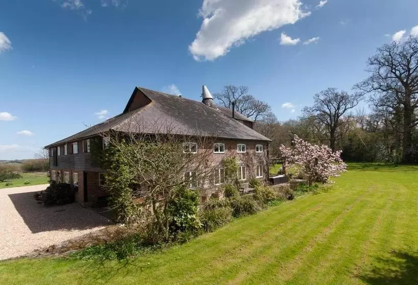 ベッドアンドブレックファースト Field Green Oast