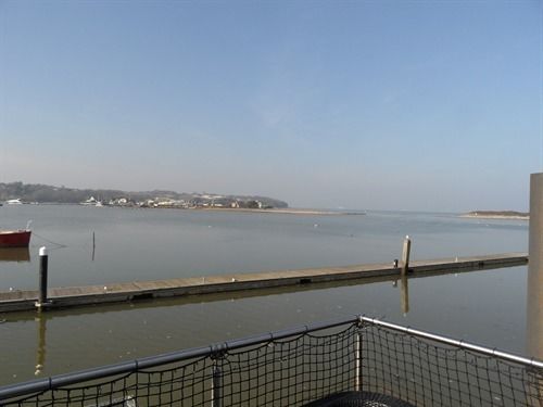 مبيت وإفطار Houseboat Harbourside View