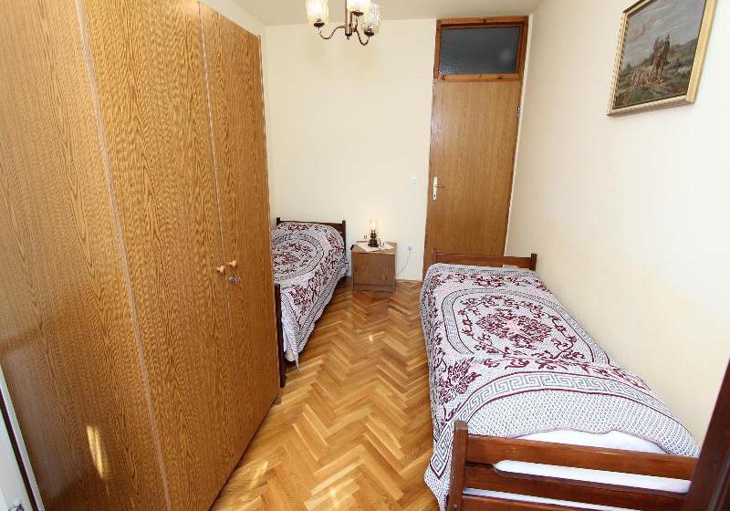 호텔 Apartments Antonija