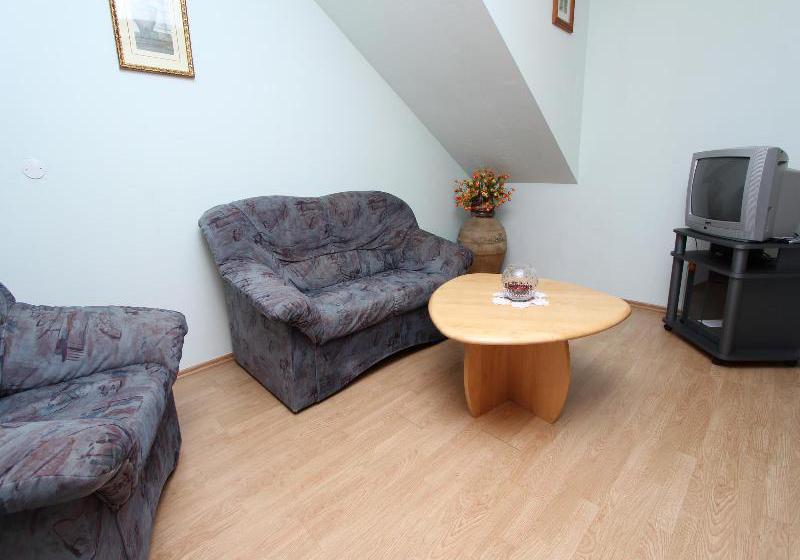 호텔 Apartments Antonija