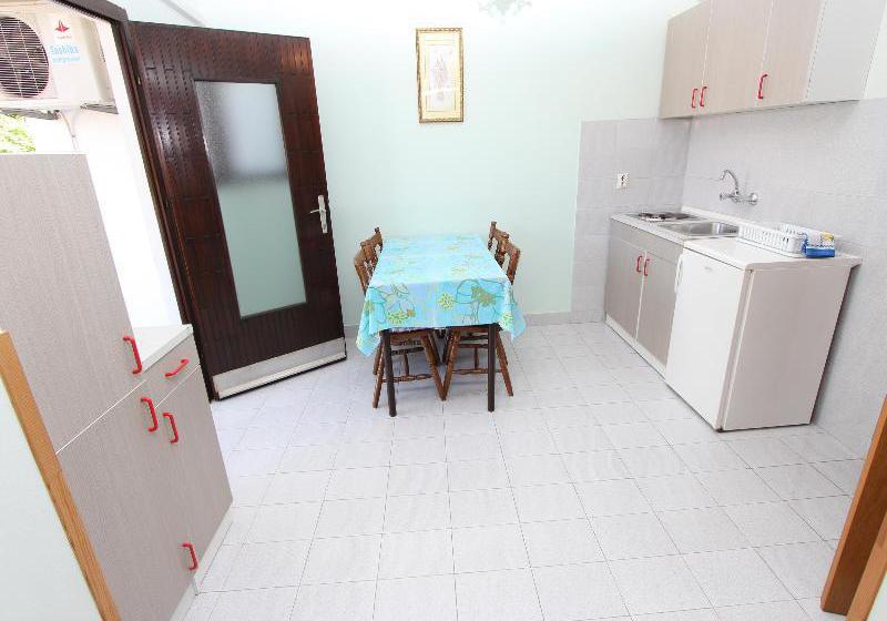 호텔 Apartments Antonija