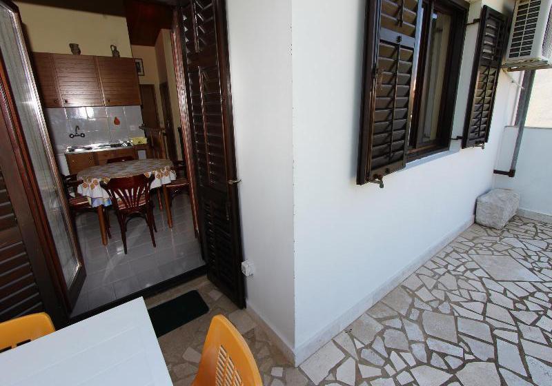 호텔 Apartments Antonija