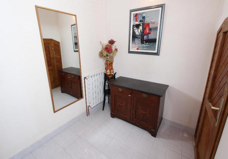 호텔 Apartments Antonija