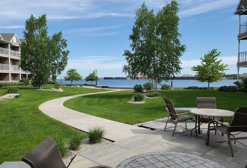 Отель Bridgeport Waterfront Resort