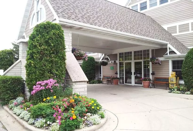 Hotelli Bridgeport Waterfront Resort