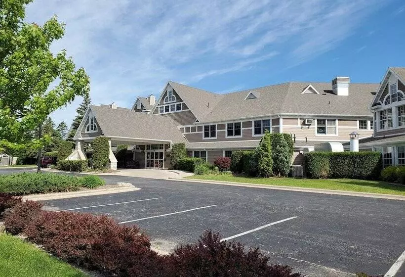 Hotelli Bridgeport Waterfront Resort