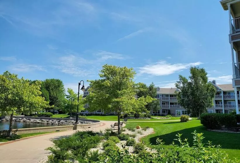 Hotelli Bridgeport Waterfront Resort