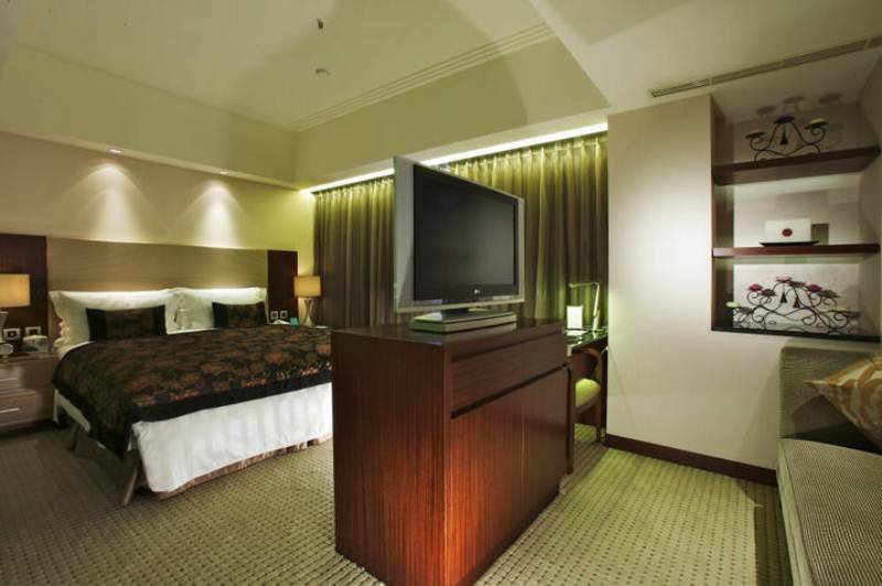 Hotel Jen Dow International