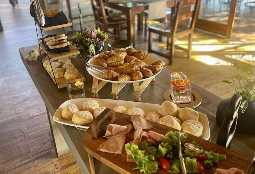 בית מלון כפרי Karongwe Portfolio   Karongwe River Lodge