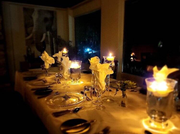 בית מלון כפרי Karongwe Portfolio   Karongwe River Lodge