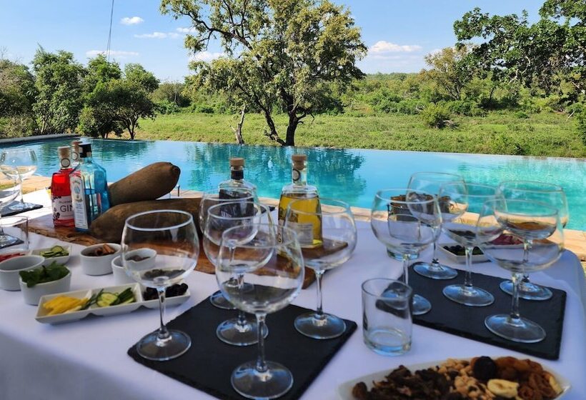 בית מלון כפרי Karongwe Portfolio   Karongwe River Lodge