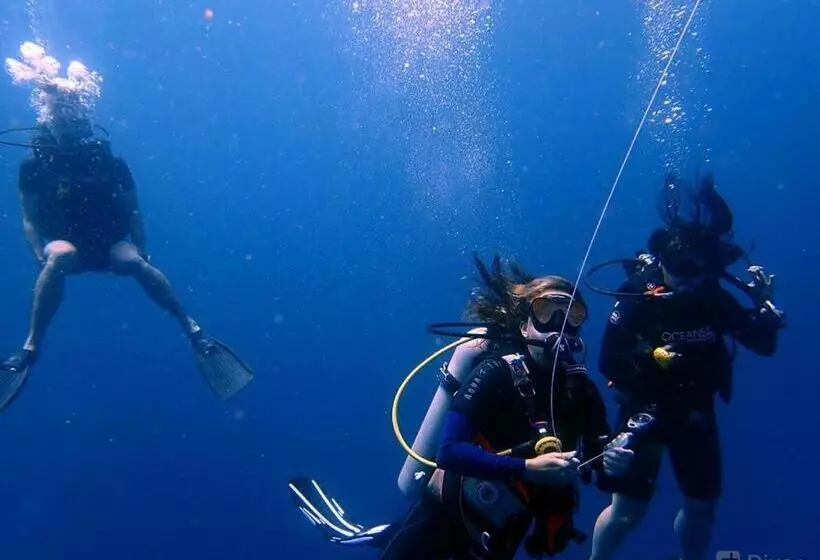 Hotelli Oceans 5 Dive Resort