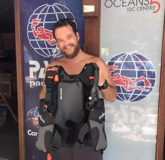 Hotelli Oceans 5 Dive Resort