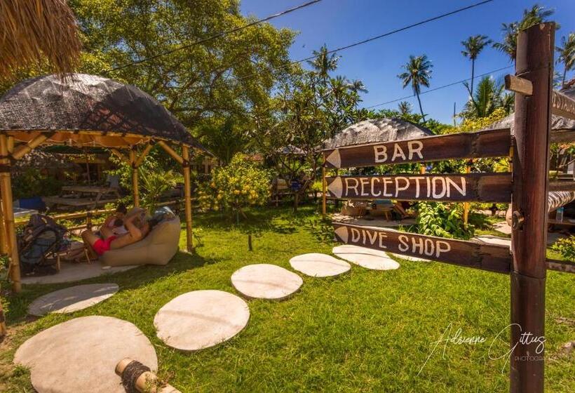 בית מלון כפרי Oceans 5 Dive Resort