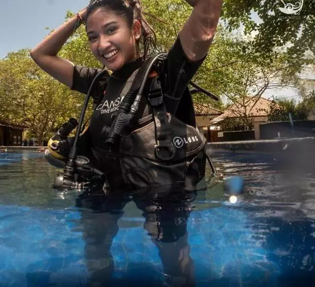 Hotelli Oceans 5 Dive Resort