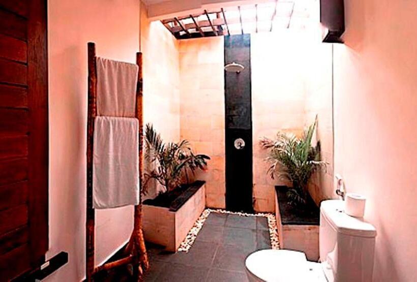 בית מלון כפרי Oceans 5 Dive Resort