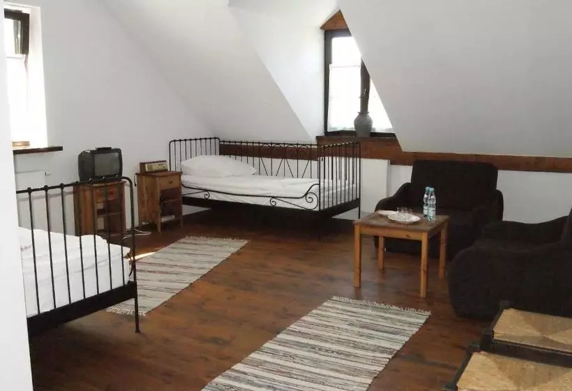 ホテル Folwark łochów