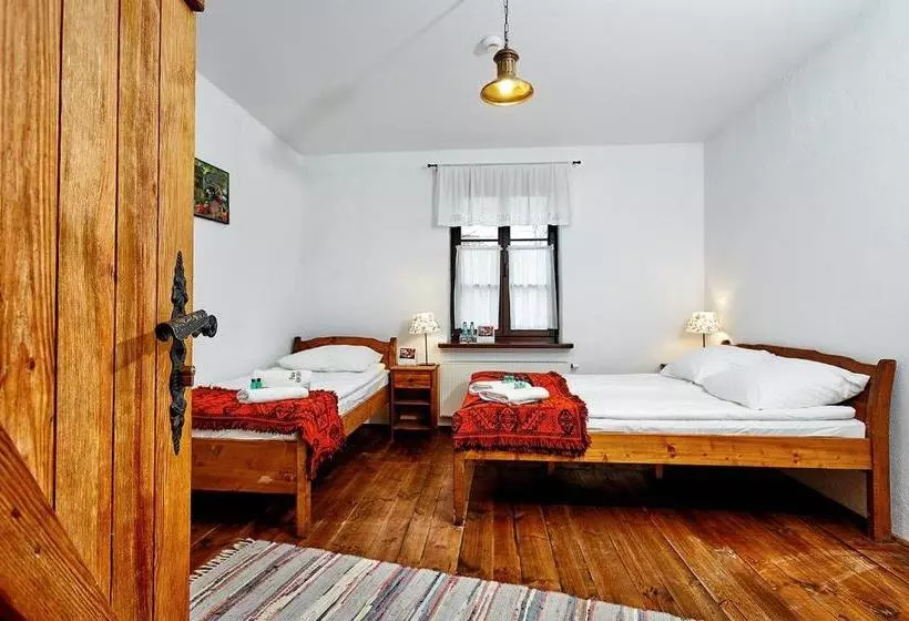 ホテル Folwark łochów