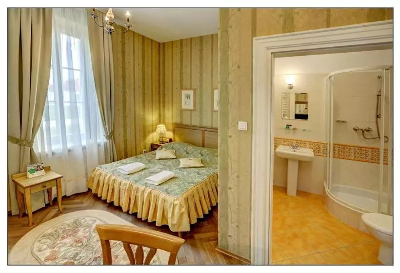 ホテル Folwark łochów