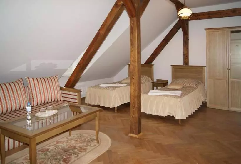 ホテル Folwark łochów